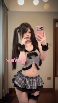 高雄推薦 🤩 資訊： 恬恬 156cm / 42kg / C奶 / 19歲